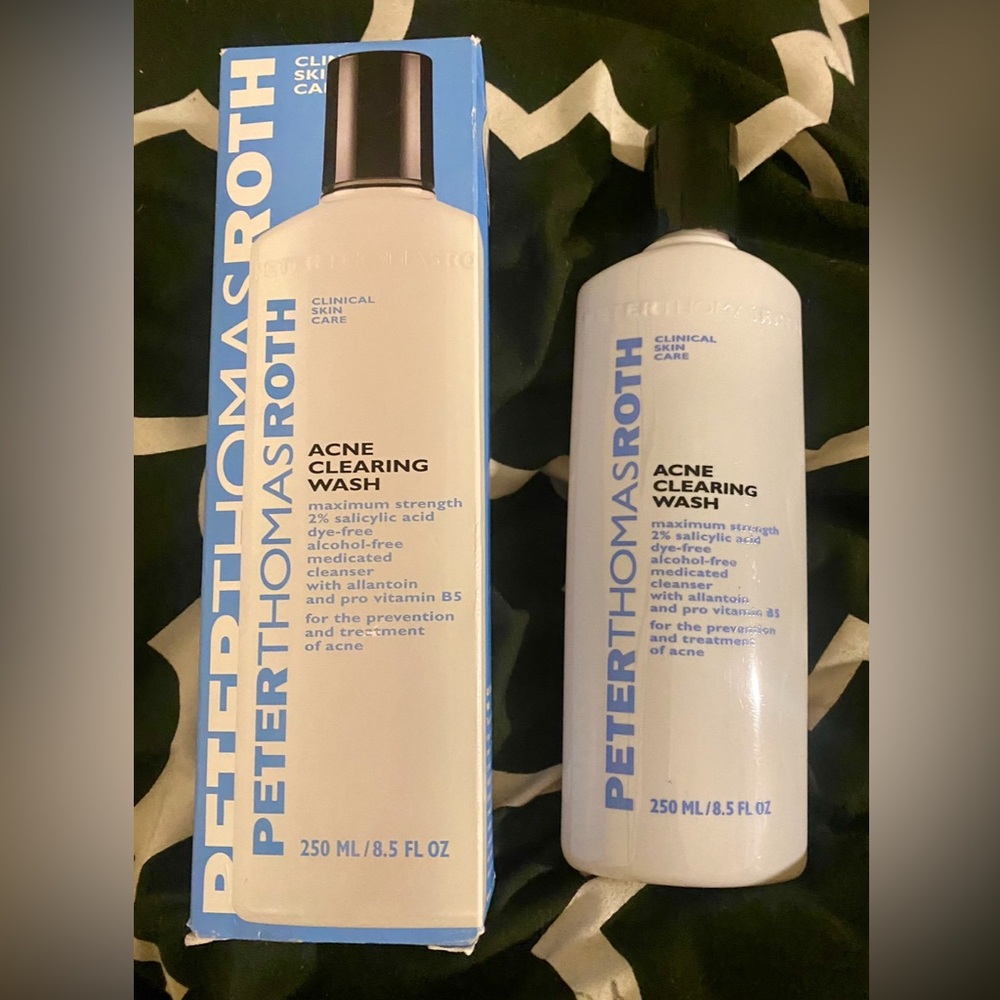PETER THOMAS ROTH
Goodbye Acne - Acne Clearing Wash (8.5 fl oz/ 250ml) BRAND NEW